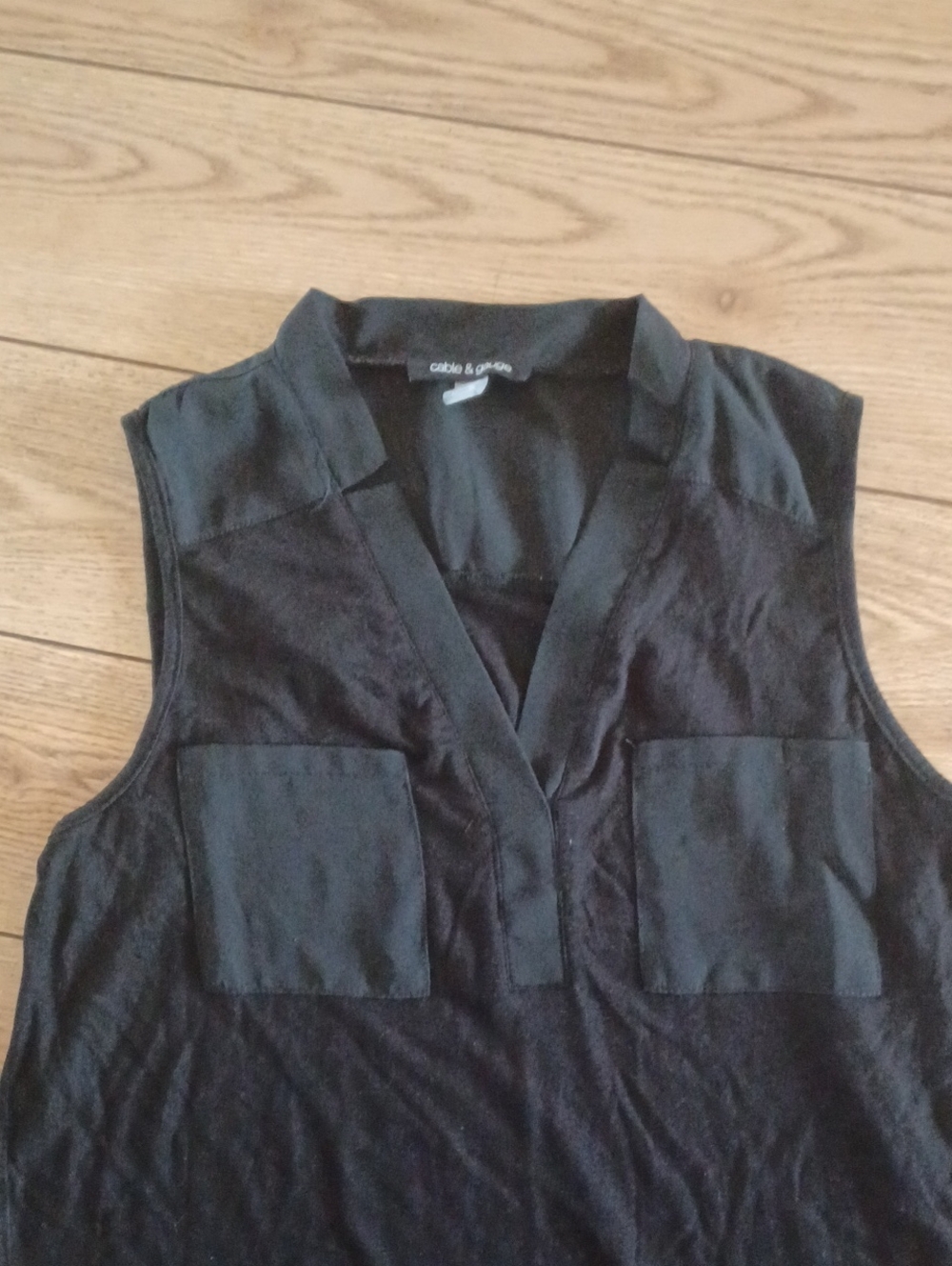 Cable & Guage Blouse Sleeveless V-Neck Pockets Classic Women Med Black GUC